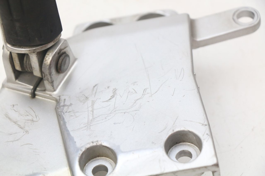 photo de VOETSTEUNPLAAT VOOR LINKS YAMAHA FJR ABS 1300 (2006 - 2012) - Zoom op gebruiksstaat