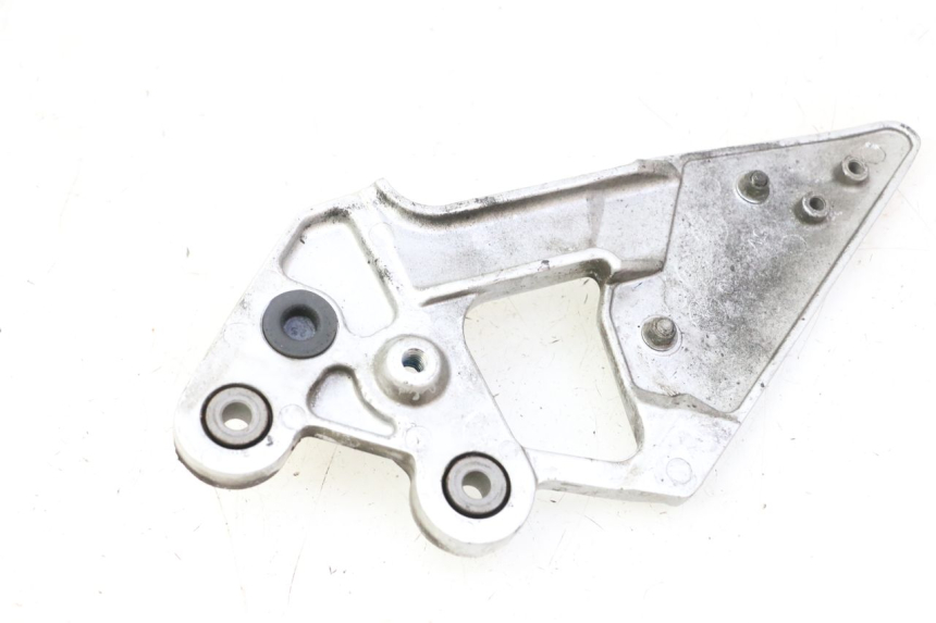 photo de VOETSTEUNPLAAT VOOR LINKS YAMAHA FZ6 FAZER S2 600 (2007 - 2011) - Andere kijkhoek