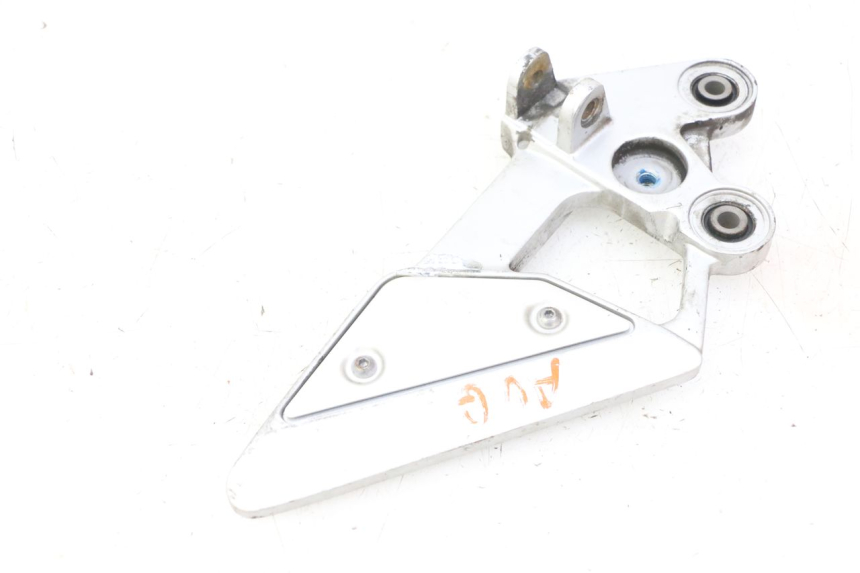 photo de VOETSTEUNPLAAT VOOR LINKS YAMAHA FZ6 FAZER S2 600 (2007 - 2011) - Overzicht