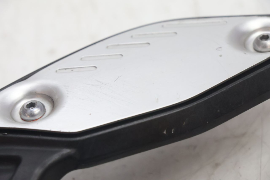 photo de VOETSTEUNPLAAT VOOR LINKS YAMAHA FZ8 800 (2010 - 2016) - Andere kijkhoek