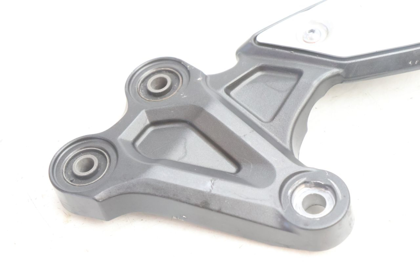 photo de VOETSTEUNPLAAT VOOR LINKS YAMAHA FZ8 800 (2010 - 2016) - Technische close-up