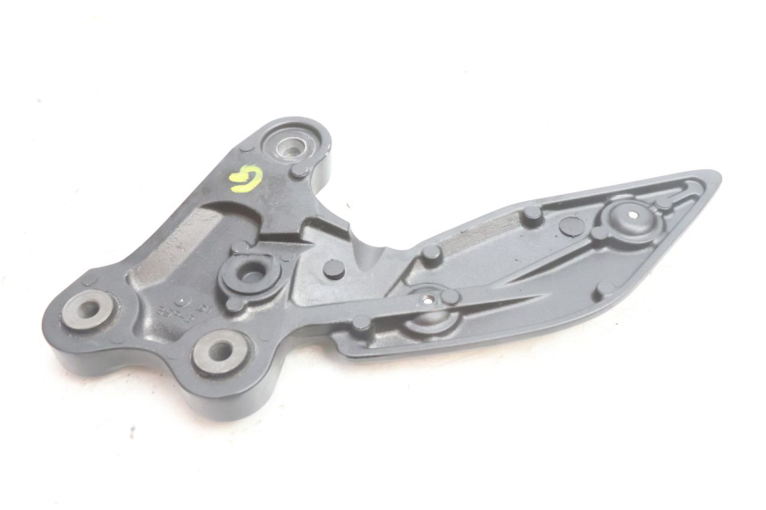 photo de VOETSTEUNPLAAT VOOR LINKS YAMAHA FZ8 800 (2010 - 2016) - Staat van het oppervlak