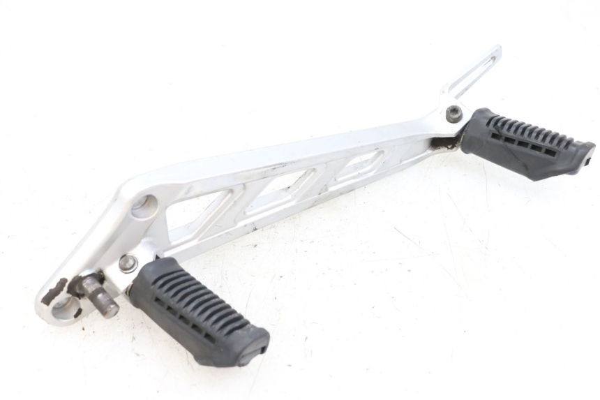 photo de VOETSTEUNPLAAT VOOR LINKS HYOSUNG GF 125 (2001 - 2005) - Hoofdaanzicht