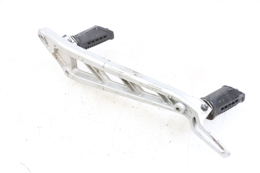 photo de VOETSTEUNPLAAT VOOR LINKS HYOSUNG GF 125 (2001 - 2005) - Technische close-up
