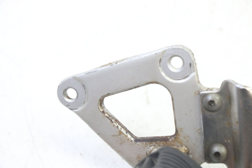 photo de VOETSTEUNPLAAT VOOR LINKS SUZUKI GS GSE 500 (2001 - 2003) - Technische close-up