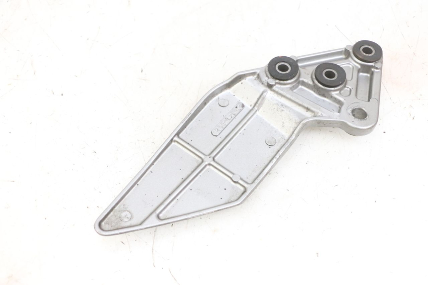 photo de VOETSTEUNPLAAT VOOR LINKS SUZUKI GSF N BANDIT 600 (1996 - 1999) - Zoom op gebruiksstaat