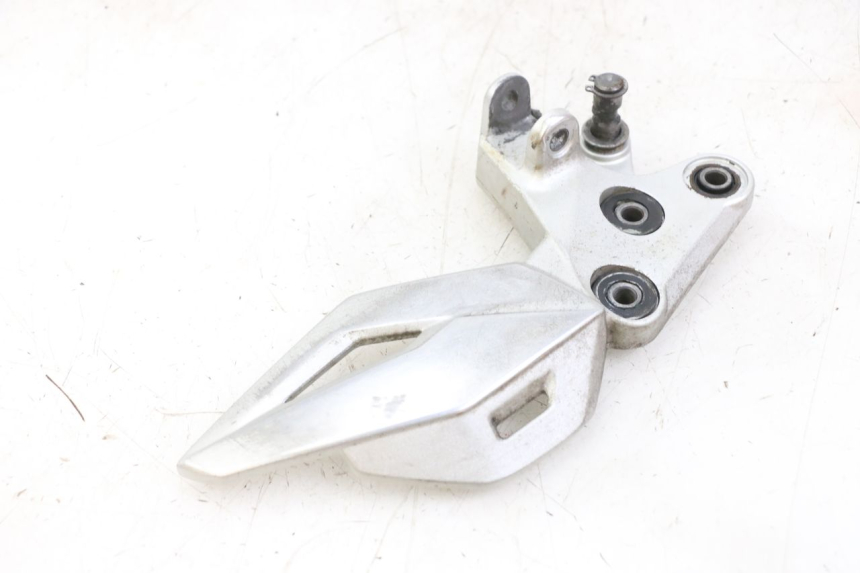 photo de VOETSTEUNPLAAT VOOR LINKS SUZUKI GSR 750 (2011 - 2017) - Staat van het oppervlak