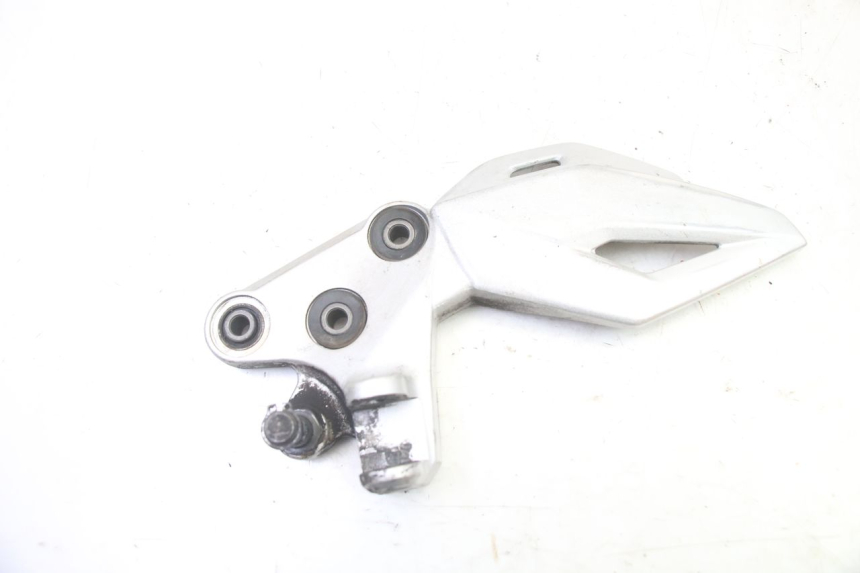 photo de VOETSTEUNPLAAT VOOR LINKS SUZUKI GSR 750 (2011 - 2017) - Hoofdaanzicht