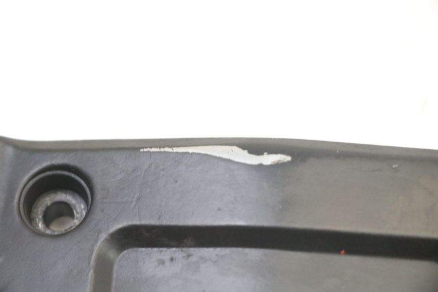 photo de VOETSTEUNPLAAT VOOR LINKS BMW K 75 RT 750 (1989 - 1997) - Zoom op gebruiksstaat