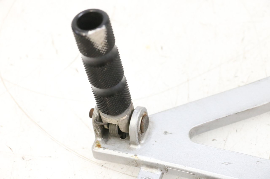 photo de VOETSTEUNPLAAT VOOR LINKS HONDA NSR R 125 (1994 - 2003) - Detail van het onderdeel