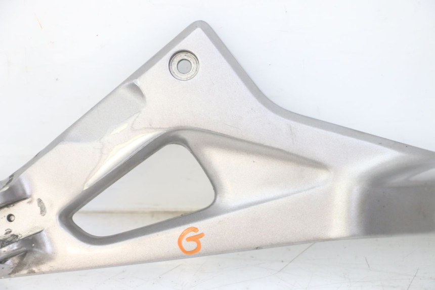 photo de VOETSTEUNPLAAT VOOR LINKS HONDA NTV DEAUVILLE ABS 700 (2007 - 2016) - Kenmerkende details