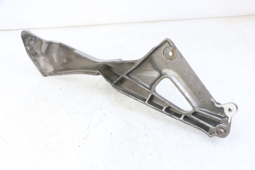 photo de VOETSTEUNPLAAT VOOR LINKS HONDA NTV DEAUVILLE ABS 700 (2007 - 2016) - Andere kijkhoek