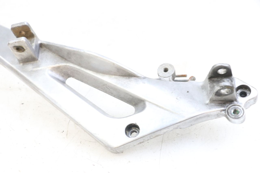 photo de VOETSTEUNPLAAT VOOR LINKS HONDA NTV DEAUVILLE 650 (1998 - 2001) - Technische close-up