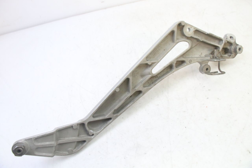 photo de VOETSTEUNPLAAT VOOR LINKS HONDA NTV DEAUVILLE 650 (2001 - 2006) - Technische close-up