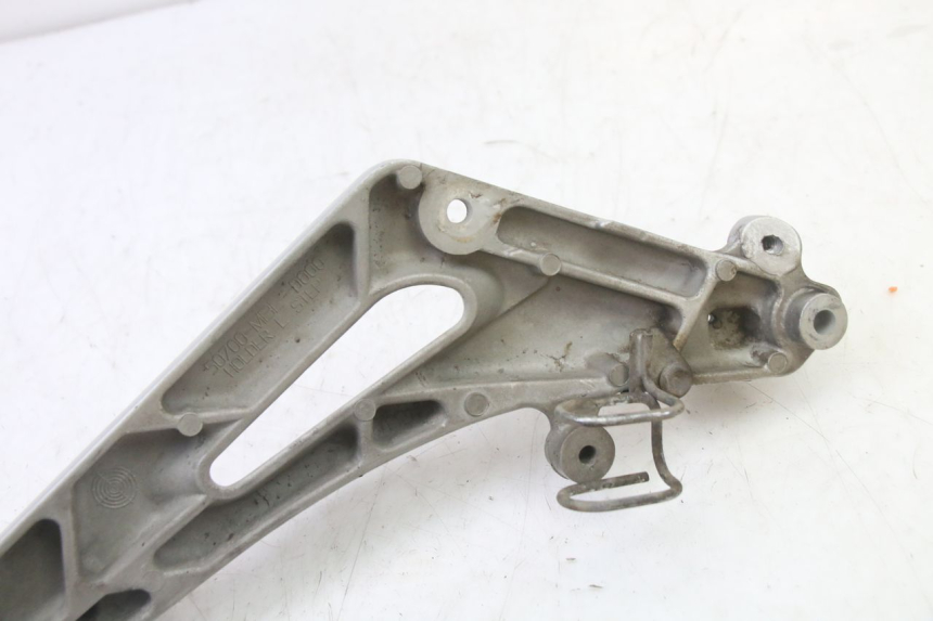 photo de VOETSTEUNPLAAT VOOR LINKS HONDA NTV DEAUVILLE 650 (2001 - 2006) - Bevestigingspunten