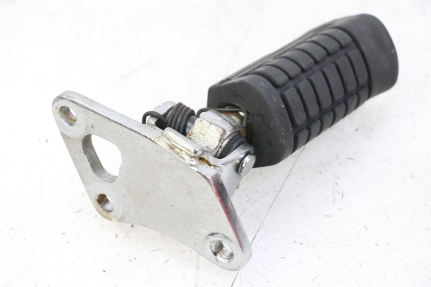 photo de VOETSTEUNPLAAT VOOR LINKS REGAL RAPTOR RAXTER 2 125 (2007 - 2015) - Andere kijkhoek