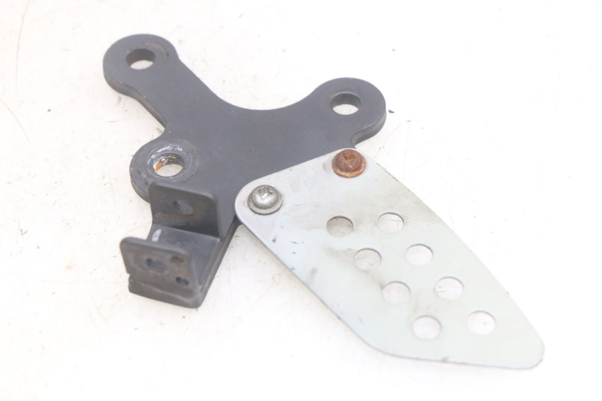 photo de VOETSTEUNPLAAT VOOR LINKS YAMASAKI ROADSTER 50 (2013 - 2018) - Andere kijkhoek