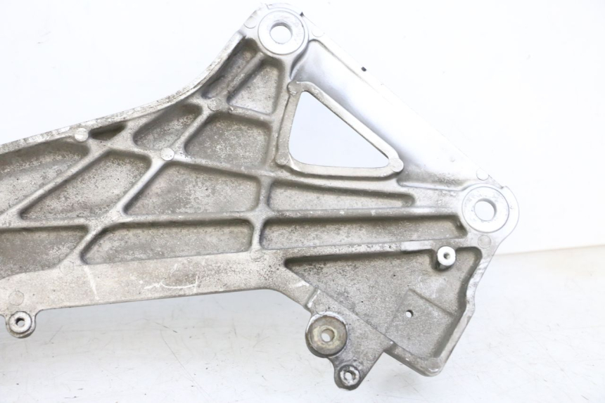 photo de VOETSTEUNPLAAT VOOR LINKS HONDA ST PAN EUROPEAN 1300 (2002 - 2013) - Overzicht
