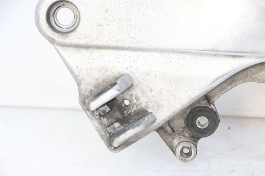 photo de VOETSTEUNPLAAT VOOR LINKS HONDA ST PAN EUROPEAN 1300 (2002 - 2013) - Markeringen en referenties