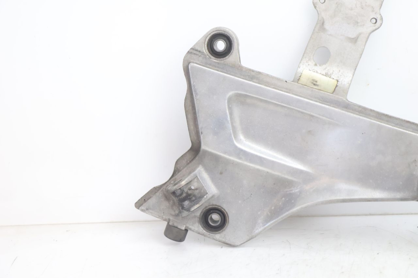 photo de VOORSTE LINKER VOETSTEUNPLAAT HONDA ST PAN EUROPEAN 1100 (1990 - 2002) - Detail van het onderdeel