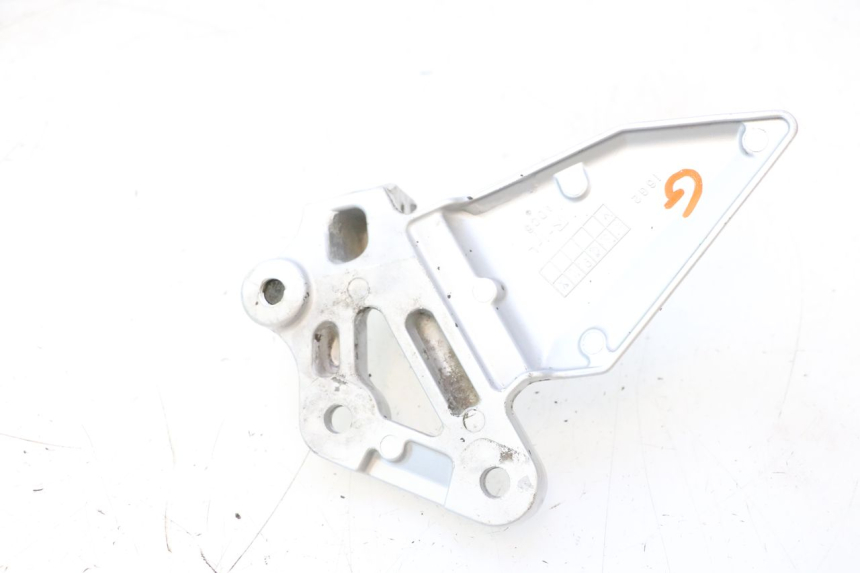 photo de VOETSTEUNPLAAT VOOR LINKS SUZUKI SV S 650 (2003 - 2009) - Zoom op gebruiksstaat