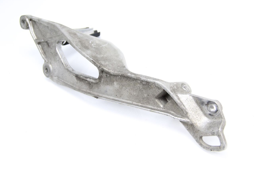 photo de VOETSTEUNPLAAT VOOR LINKS VOORZIJDE YAMAHA TDM ABS 900 (2002 - 2014) - Andere kijkhoek