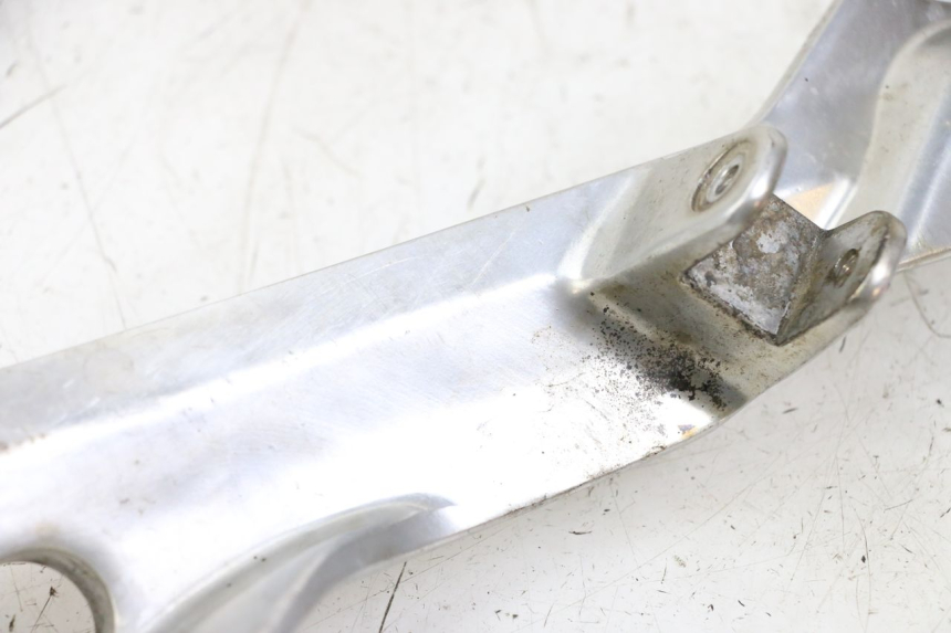 photo de VOETSTEUNPLAAT VOOR LINKS VOORZIJDE YAMAHA TDM ABS 900 (2002 - 2014) - Detail van het onderdeel