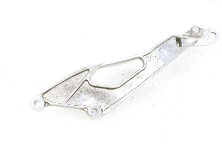 photo de VOETSTEUNPLAAT VOOR LINKS VOORZIJDE YAMAHA TDM ABS 900 (2002 - 2014) - Andere kijkhoek