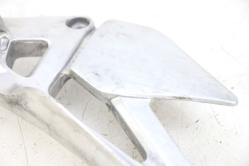 photo de VOETSTEUNPLAAT VOOR LINKS YAMAHA XJN DIVERSION 600 (2000 - 2003) - Detail van het onderdeel