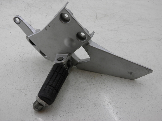 photo de VOETSTEUNPLAAT VOOR LINKS YAMAHA FJR 1300 (2004 - 2005) - Hoofdaanzicht