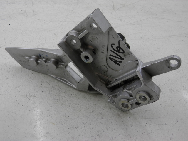 photo de VOETSTEUNPLAAT VOOR LINKS YAMAHA FJR 1300 (2004 - 2005) - Detail van het onderdeel