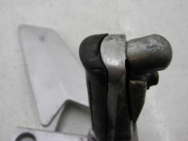 photo de VOETSTEUNPLAAT VOOR LINKS YAMAHA FJR 1300 (2004 - 2005) - Andere kijkhoek