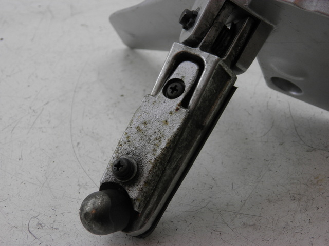 photo de VOETSTEUNPLAAT VOOR LINKS YAMAHA FJR 1300 (2004 - 2005) - Staat van het oppervlak