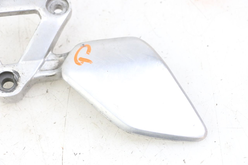 photo de VOETSTEUNPLAAT VOOR LINKS YAMAHA FZS FAZER 600 (2001 - 2003) - Detail van het onderdeel