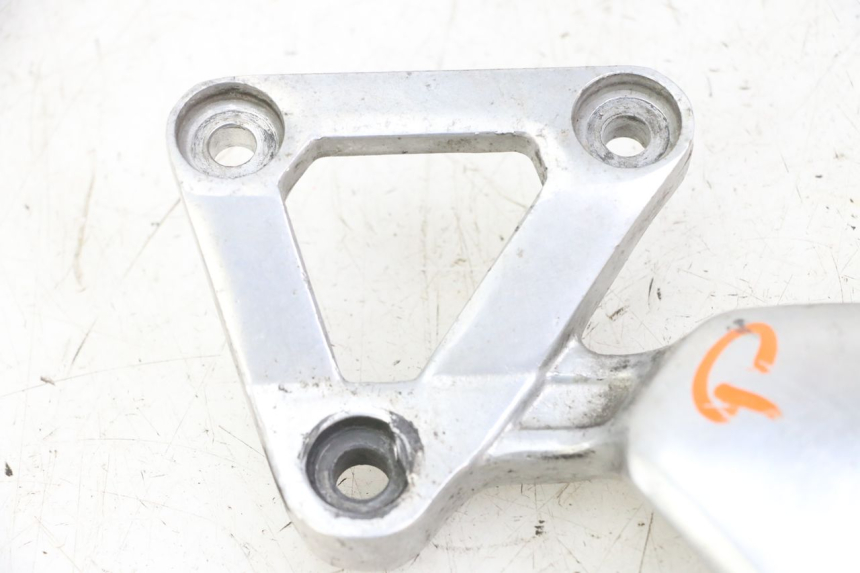 photo de VOETSTEUNPLAAT VOOR LINKS YAMAHA FZS FAZER 600 (2001 - 2003) - Zoom op gebruiksstaat