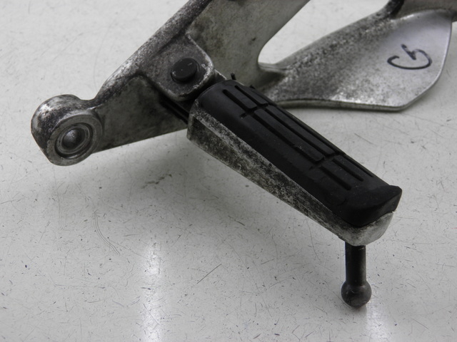 photo de VOETSTEUNPLAAT VOOR LINKS YAMAHA TDM 900 (2004 - 2006) - Overzicht
