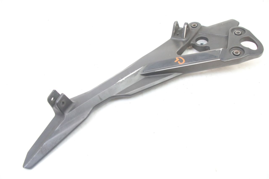 photo de VOETSTEUNPLAAT VOOR LINKS YAMAHA XJ6 600 (2008 - 2016) - Technische close-up