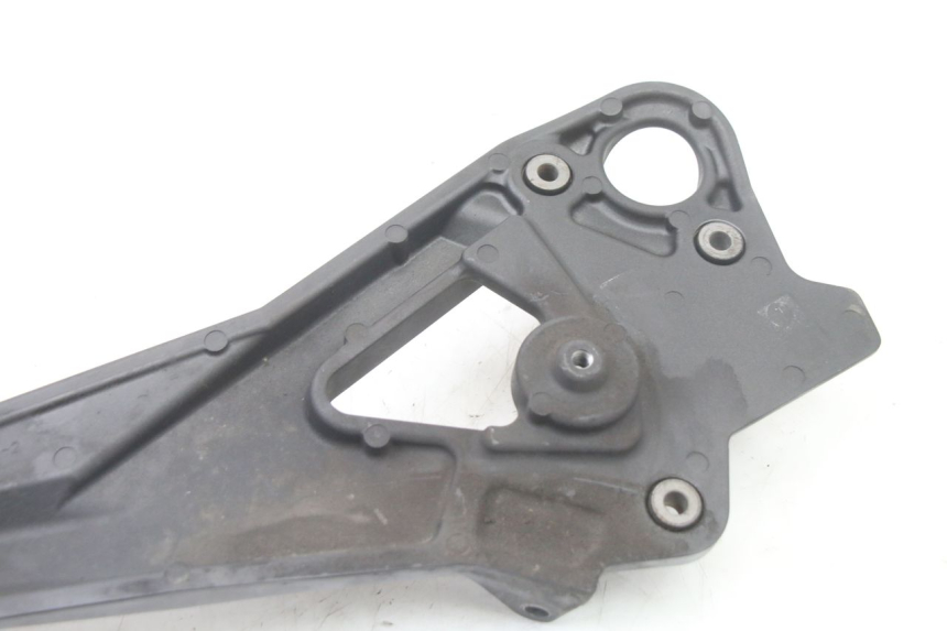 photo de VOETSTEUNPLAAT VOOR LINKS YAMAHA XJ6 600 (2008 - 2016) - Staat van het oppervlak
