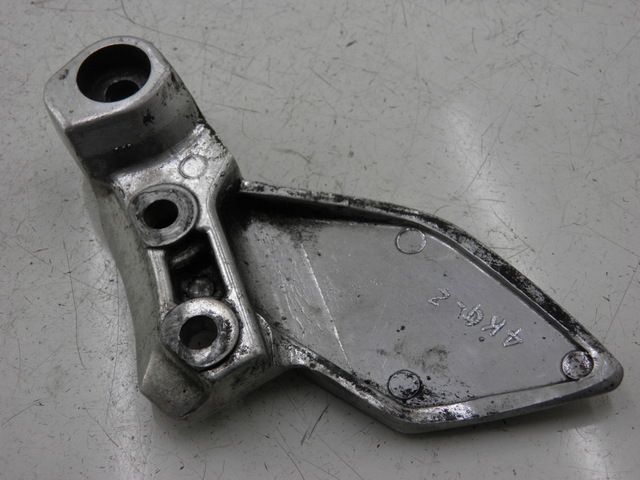 photo de VOETSTEUNPLAAT VOOR LINKS YAMAHA XJR 1300 (1998 - 2002) - Detail van het onderdeel