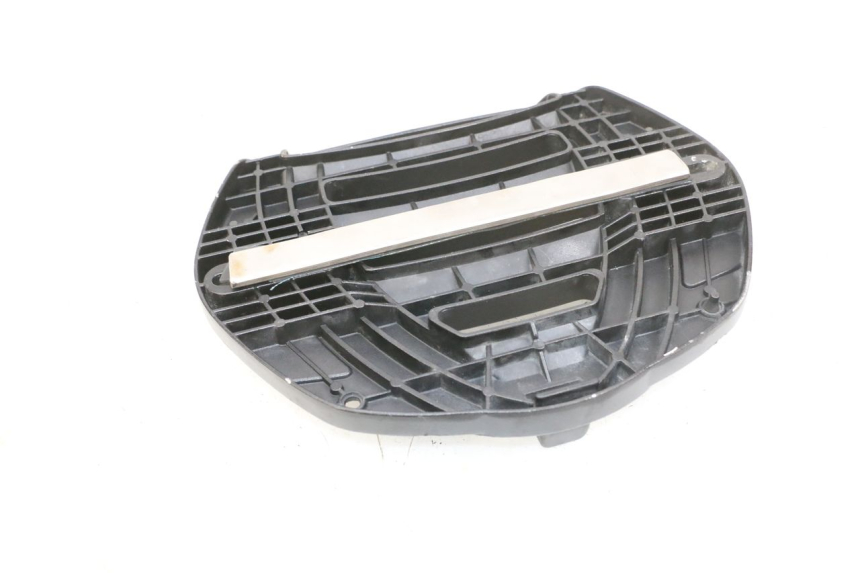 photo de TOPCASE PLAAT SUZUKI DL V STROM 1000 (2002 - 2007) - Detail van het onderdeel