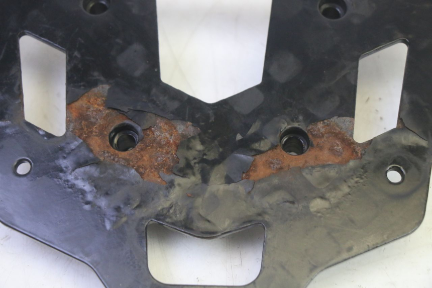 photo de TOPCASE PLAAT PIAGGIO MP3 HPE 350 (2018 - 2020) - Zoom op gebruiksstaat