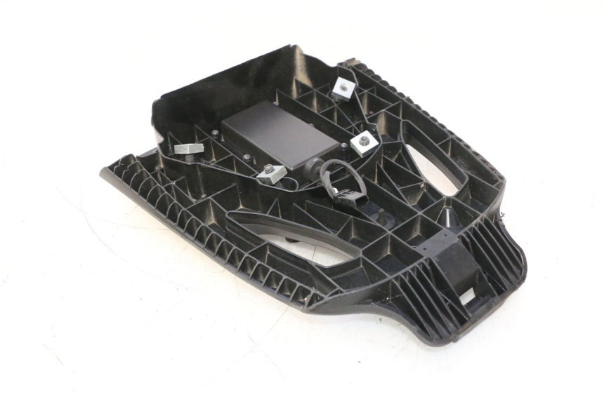 photo de TOP CASE PLAAT PIAGGIO MP3 HPE 530 (2022 - 2026) - Bevestigingspunten