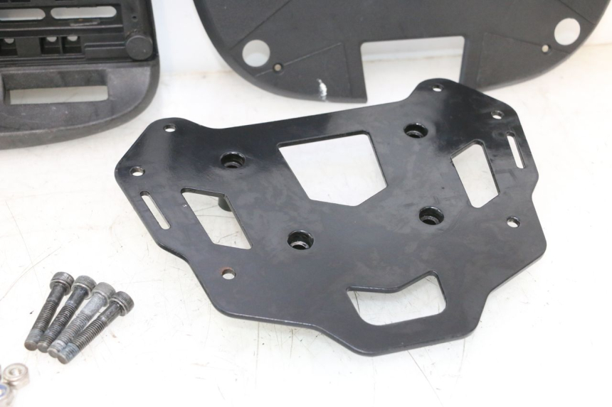 photo de TOP CASE PLAAT PIAGGIO MP3 500 (2016 - 2018) - Visuele inspectie