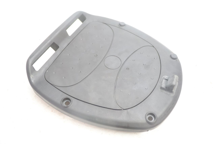 photo de TOP CASE PLAAT PEUGEOT SATELIS 125 (2013 - 2018) - Andere kijkhoek