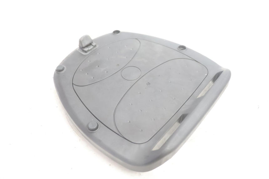 photo de TOP CASE PLAAT PEUGEOT SATELIS 125 (2013 - 2018) - Technische close-up