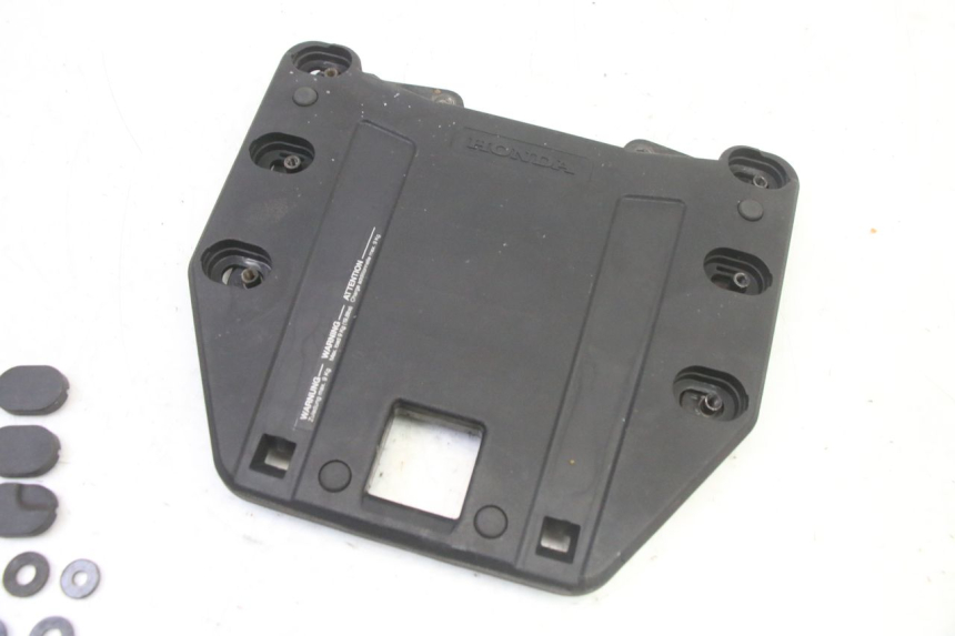 photo de TOPCASE PLAAT HONDA ST PAN EUROPEAN 1300 (2002 - 2013) - Andere kijkhoek