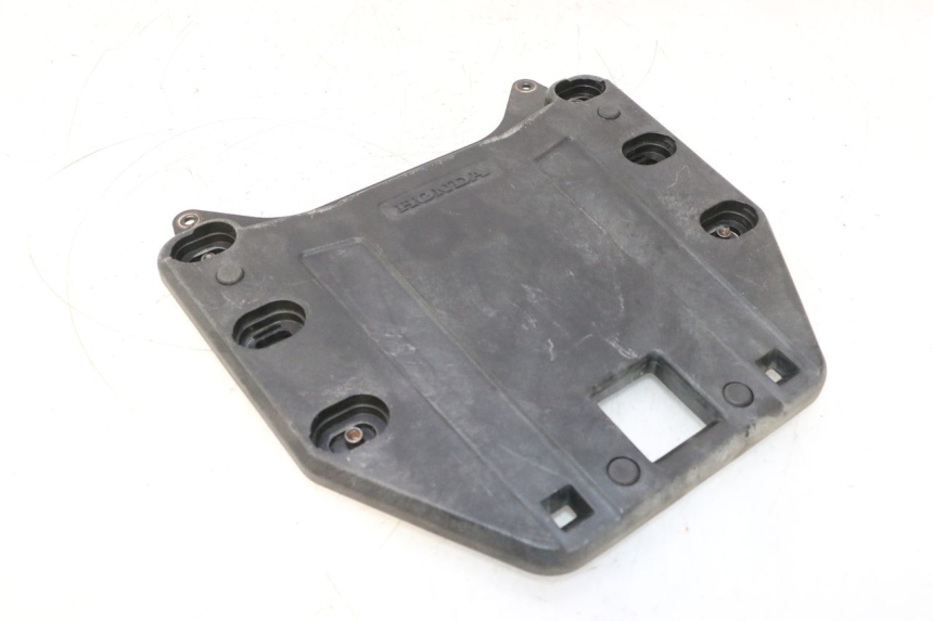 photo de TOP CASE PLAAT HONDA XLV VARADERO 125 (2007 - 2012) - Detail van het onderdeel