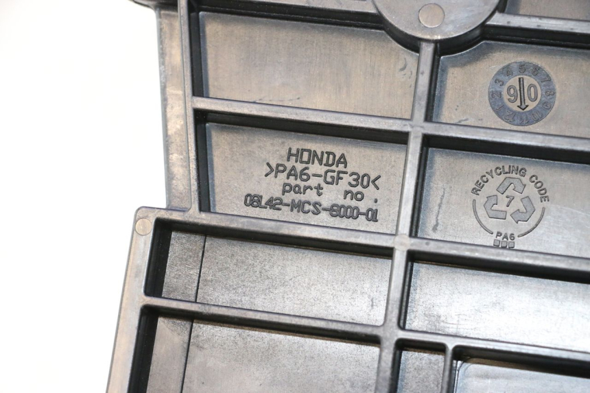 photo de TOP CASE PLAAT HONDA XLV VARADERO 125 (2007 - 2012) - Technische close-up