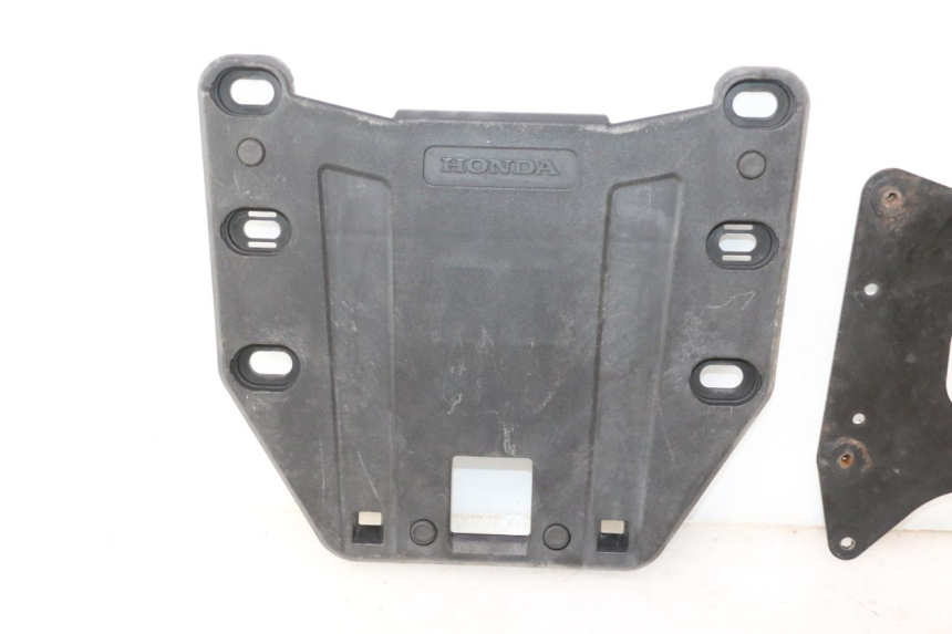 photo de TOP CASE PLAAT HONDA XLV VARADERO 125 (2007 - 2012) - Staat van het oppervlak