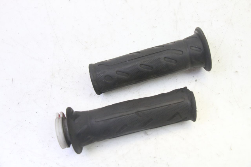 photo de GASHANDVAT KYMCO AGILITY NAKED RENOUVO 2T 50 (2011 - 2018) - Hoofdaanzicht